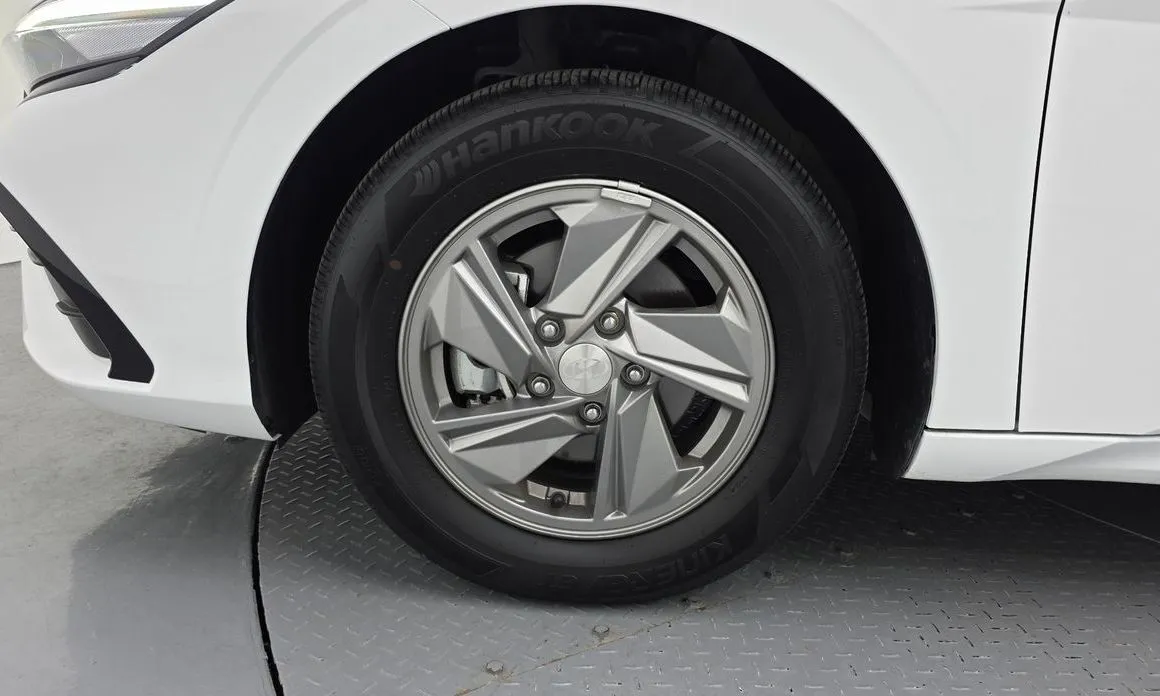 Hyundai AVANTE — фото 2