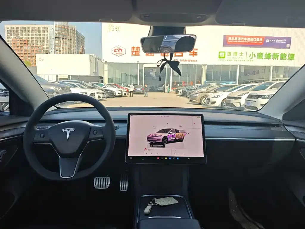 Tesla Model 3 — фото 4