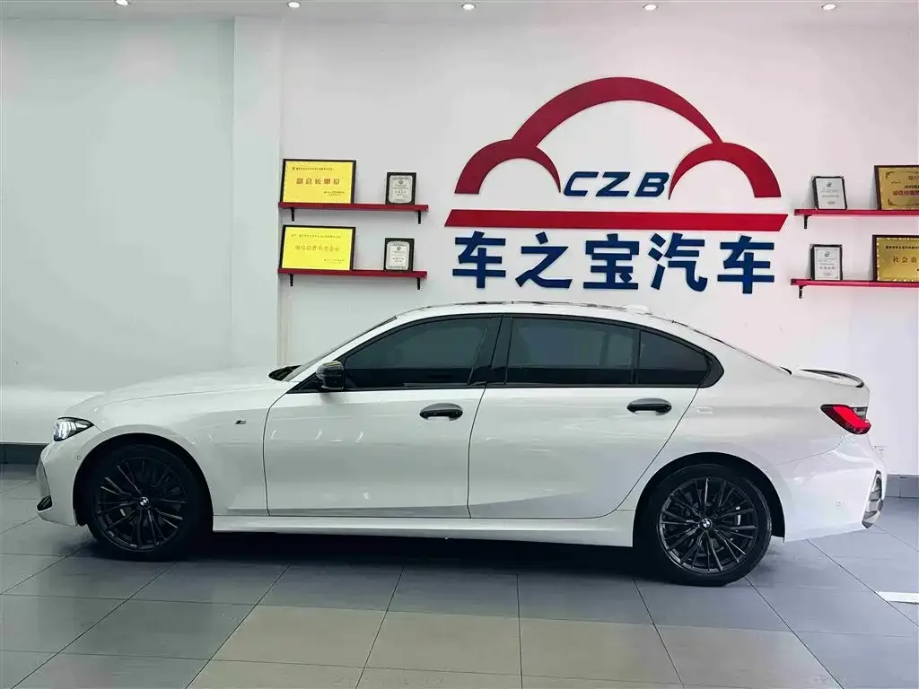 BMW 3 Series 2023 из CN, фото 3