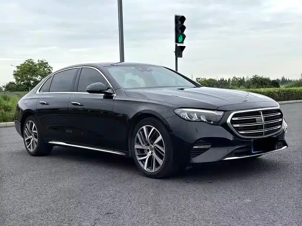 Mercedes-Benz E-Class — фото 8