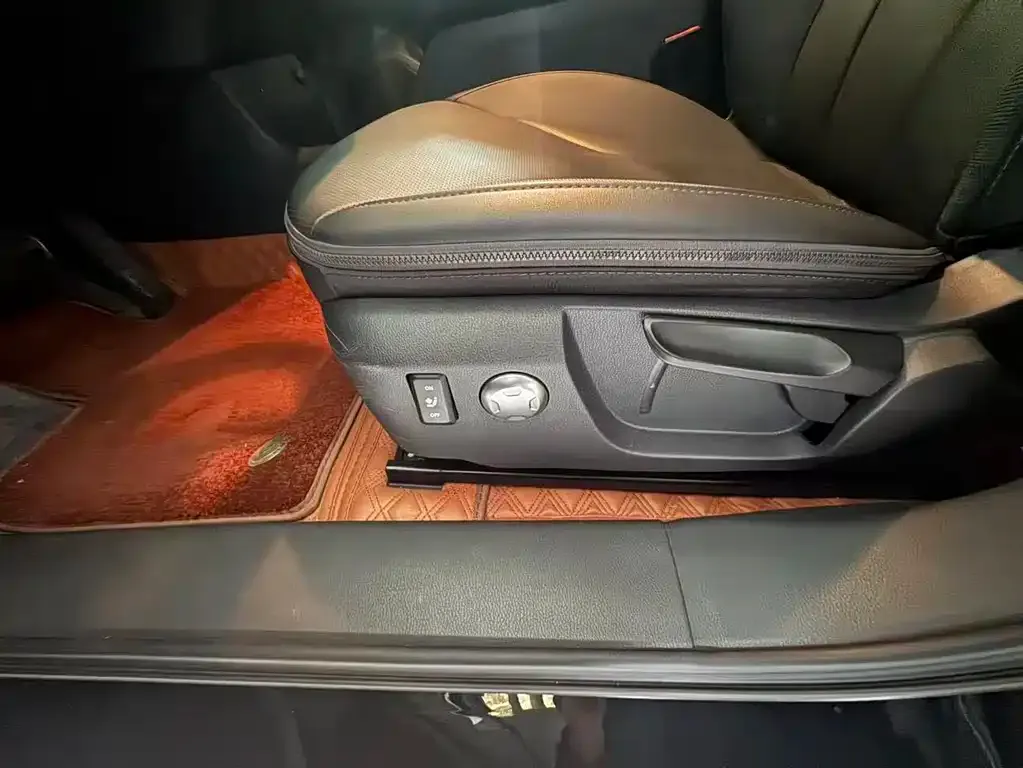 Hongqi E-QM5 2023 из CN, фото 7