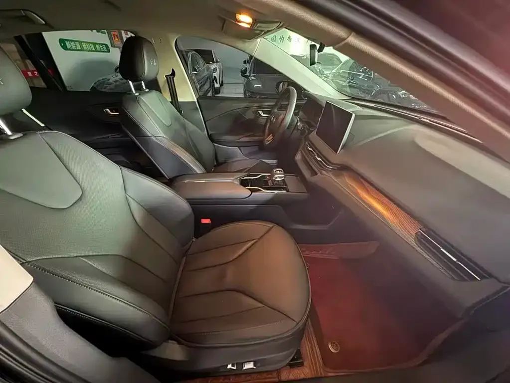 Hongqi E-QM5 2023 из CN, фото 5