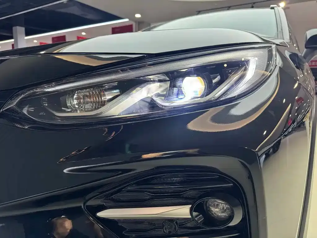 Toyota Wildlander — фото 10
