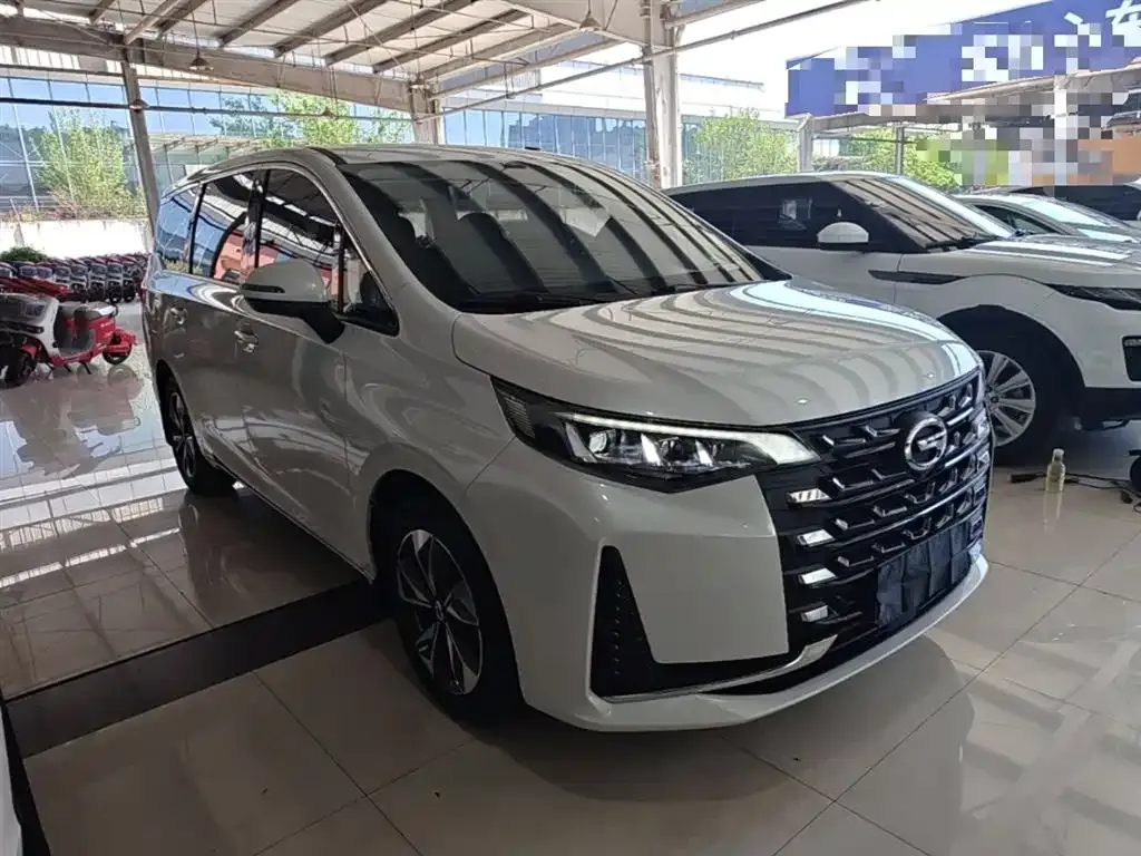 GAC Motor Trumpchi M6 — фото 10