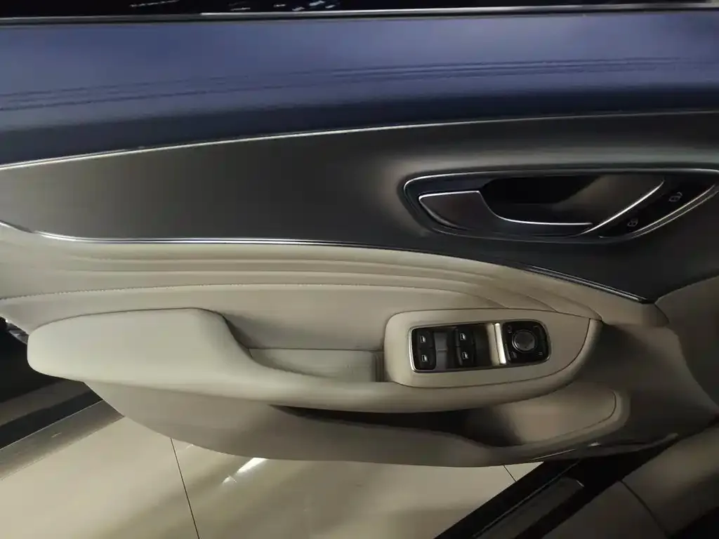Roewe iMAX8 — фото 2