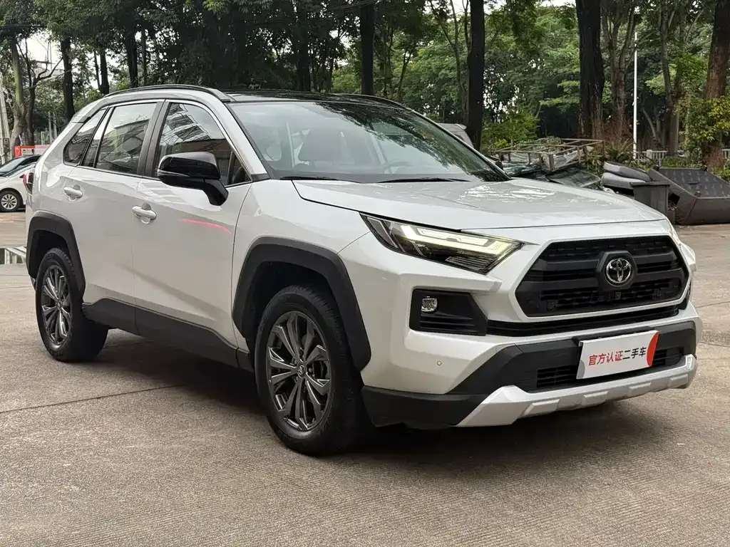 Toyota RAV4 — фото 5