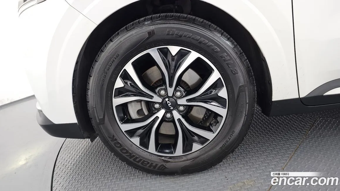 Kia Carnival — фото 10