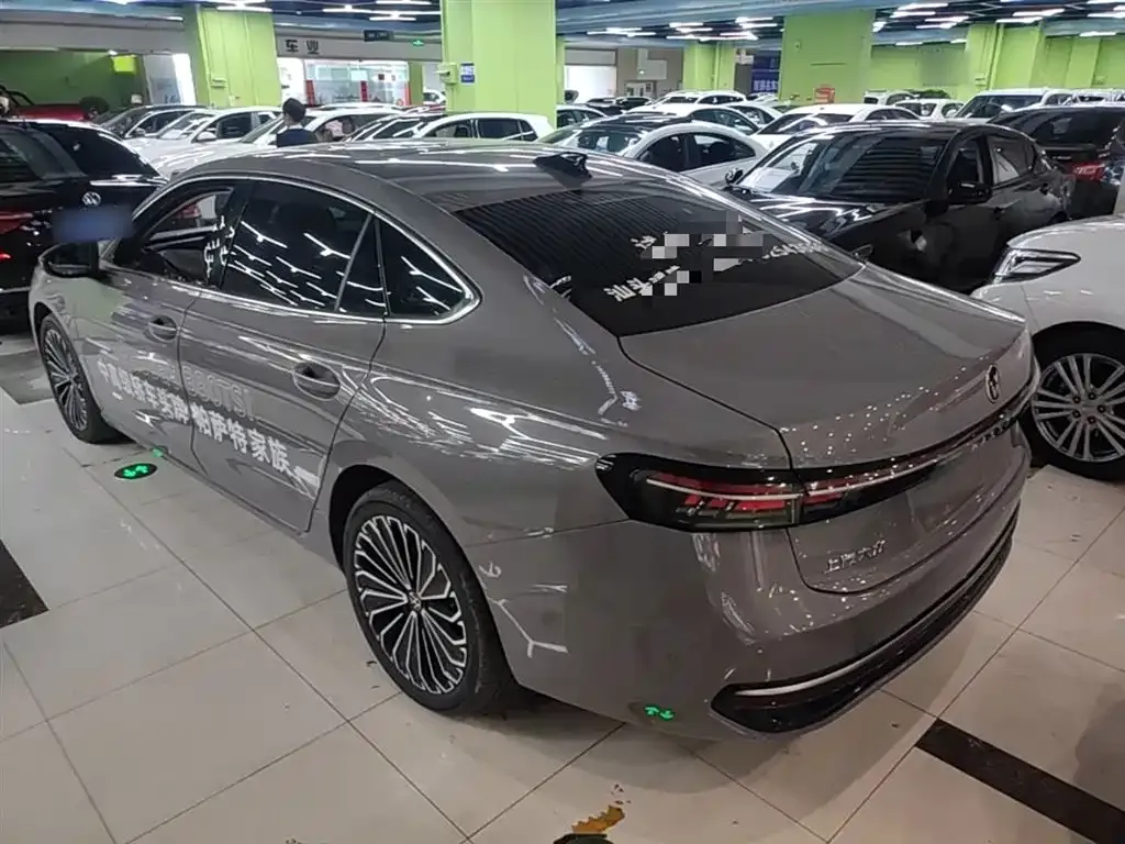 Volkswagen Passat — фото 6