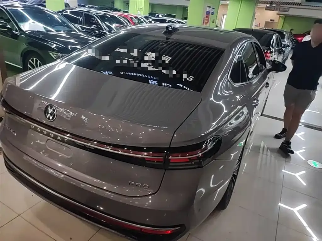 Volkswagen Passat — фото 3