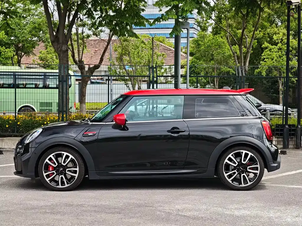 MINI JCW (John Cooper Works) — фото 10