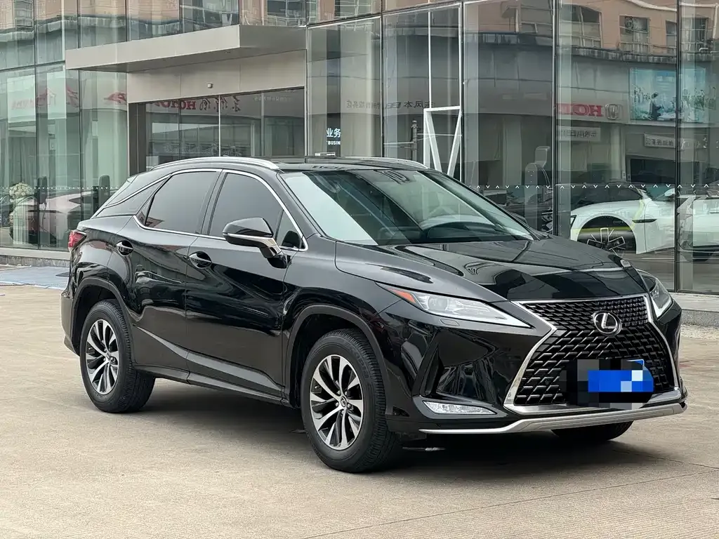 Lexus RX — фото 1