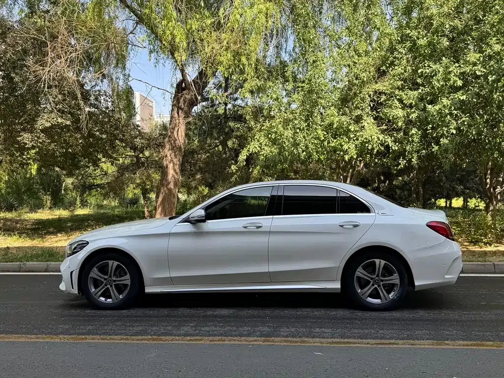 Mercedes-Benz C-Class — фото 10