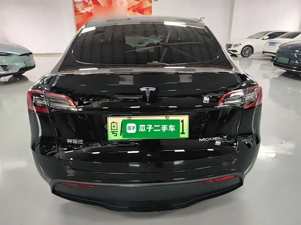 Tesla Model Y — фото 7