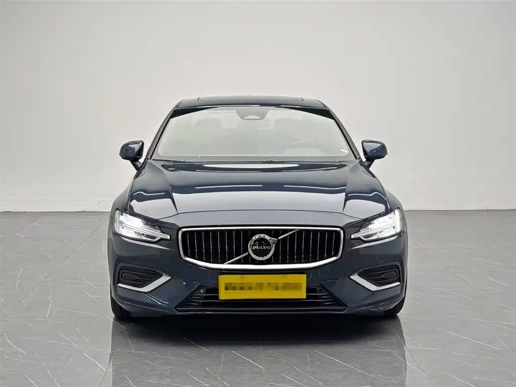 Volvo S60 2023 из CN, фото 6