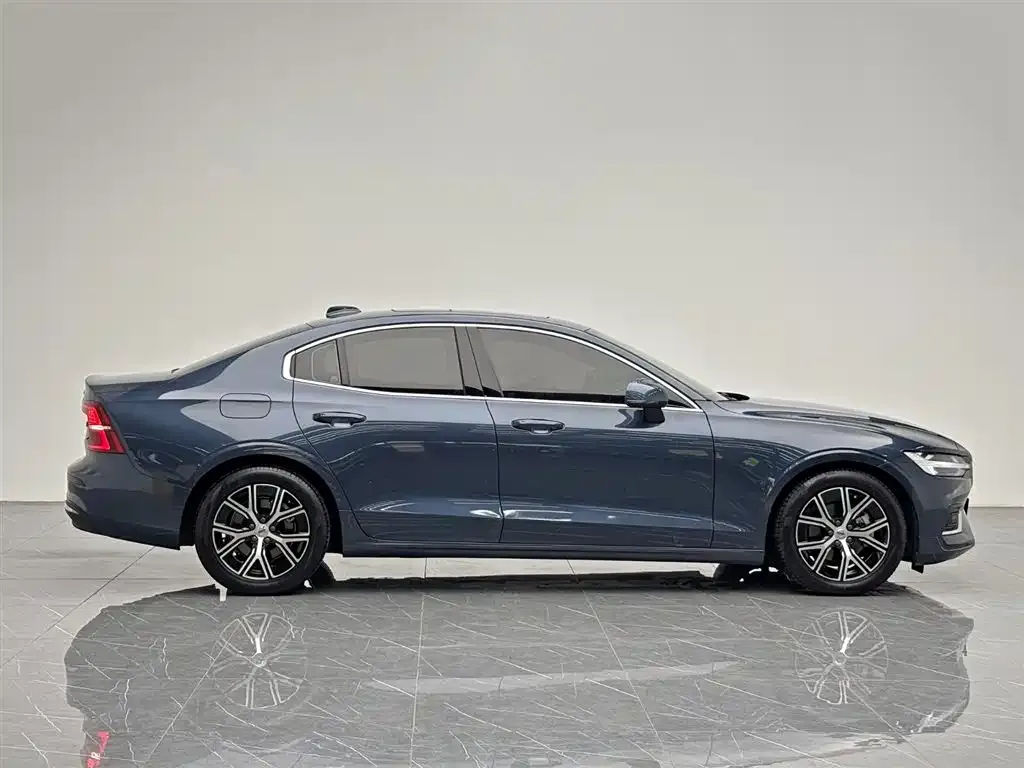 Volvo S60 2023 из CN, фото 9