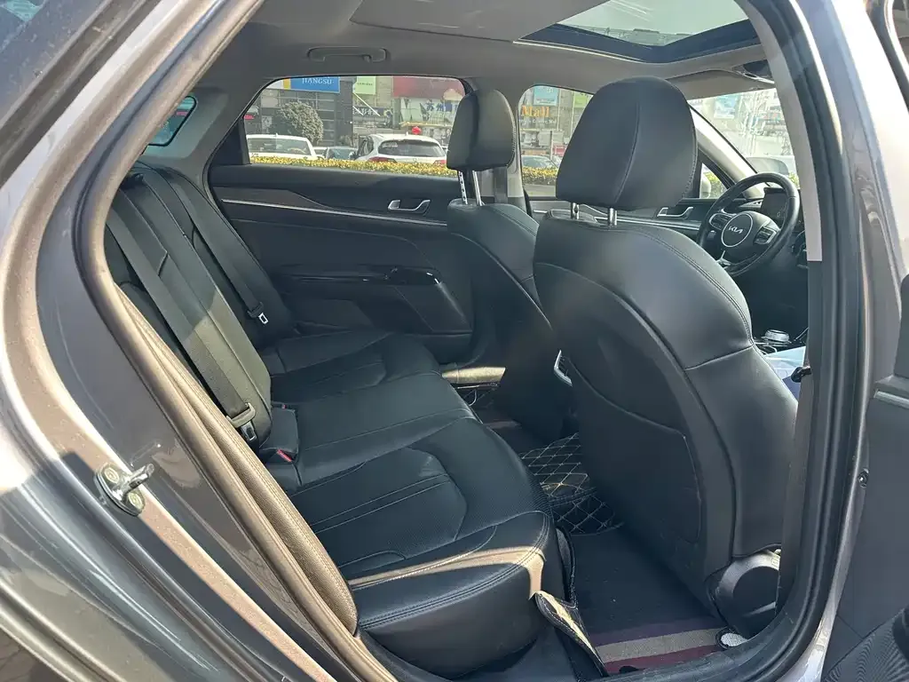 Kia K5 2023 из CN, фото 2