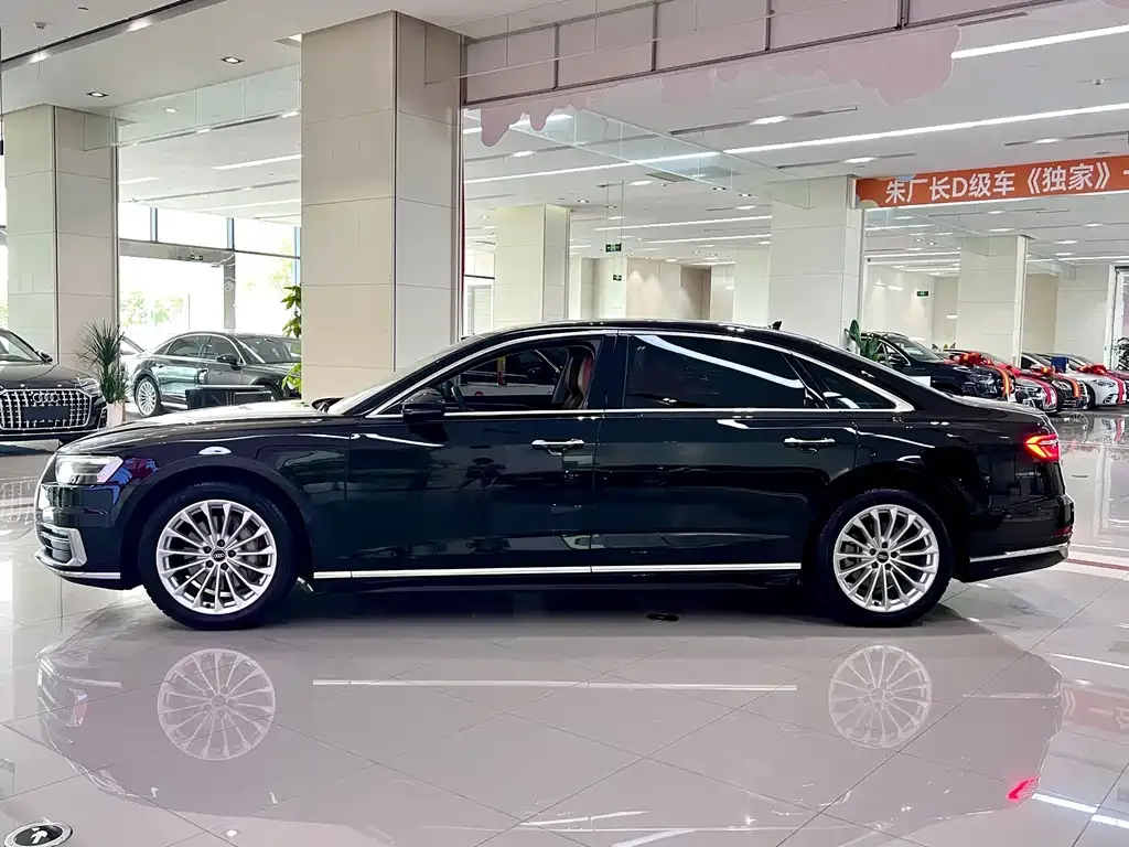 Audi A8 — фото 6