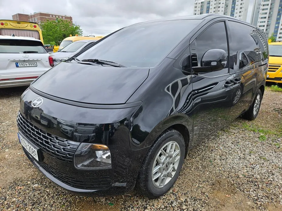 Hyundai Staria — фото 1