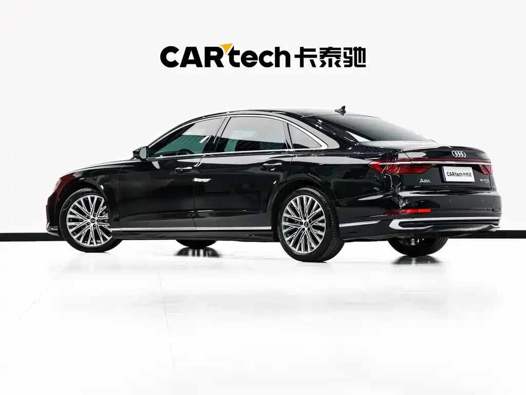 Audi A8 — фото 5