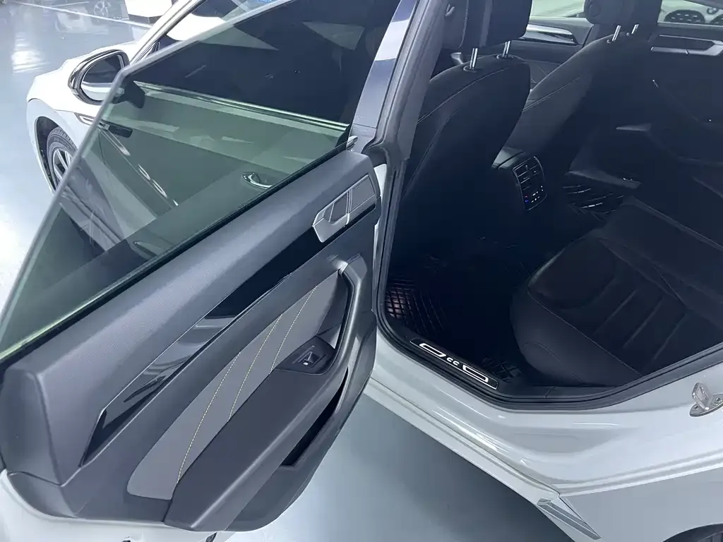 Volkswagen CC 2021 из CN, фото 3
