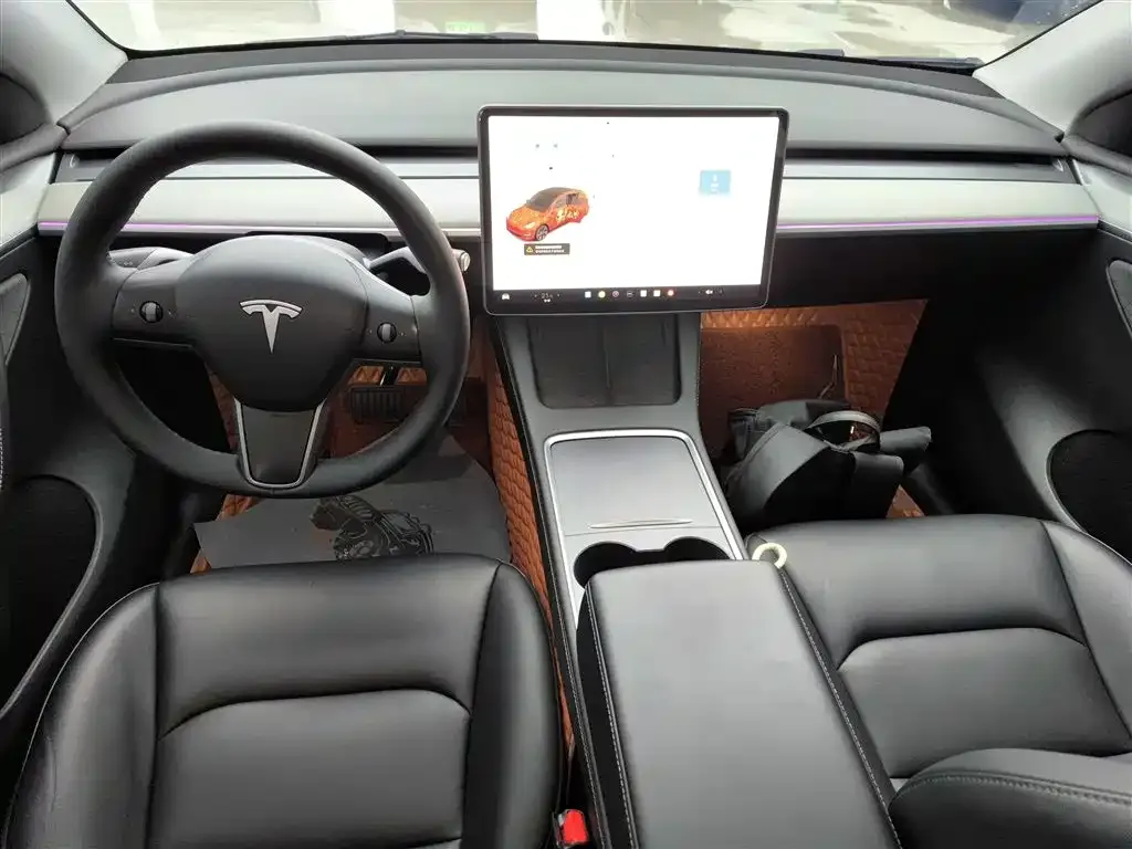 Tesla Model Y — фото 9