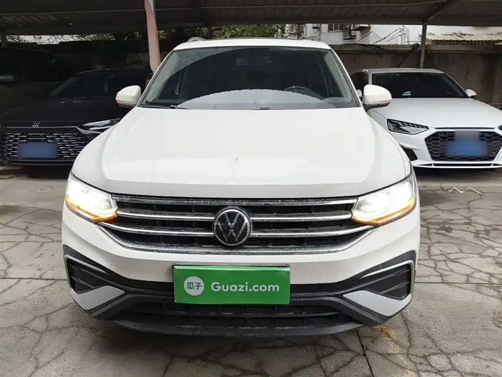 Volkswagen Tiguan L — фото 4