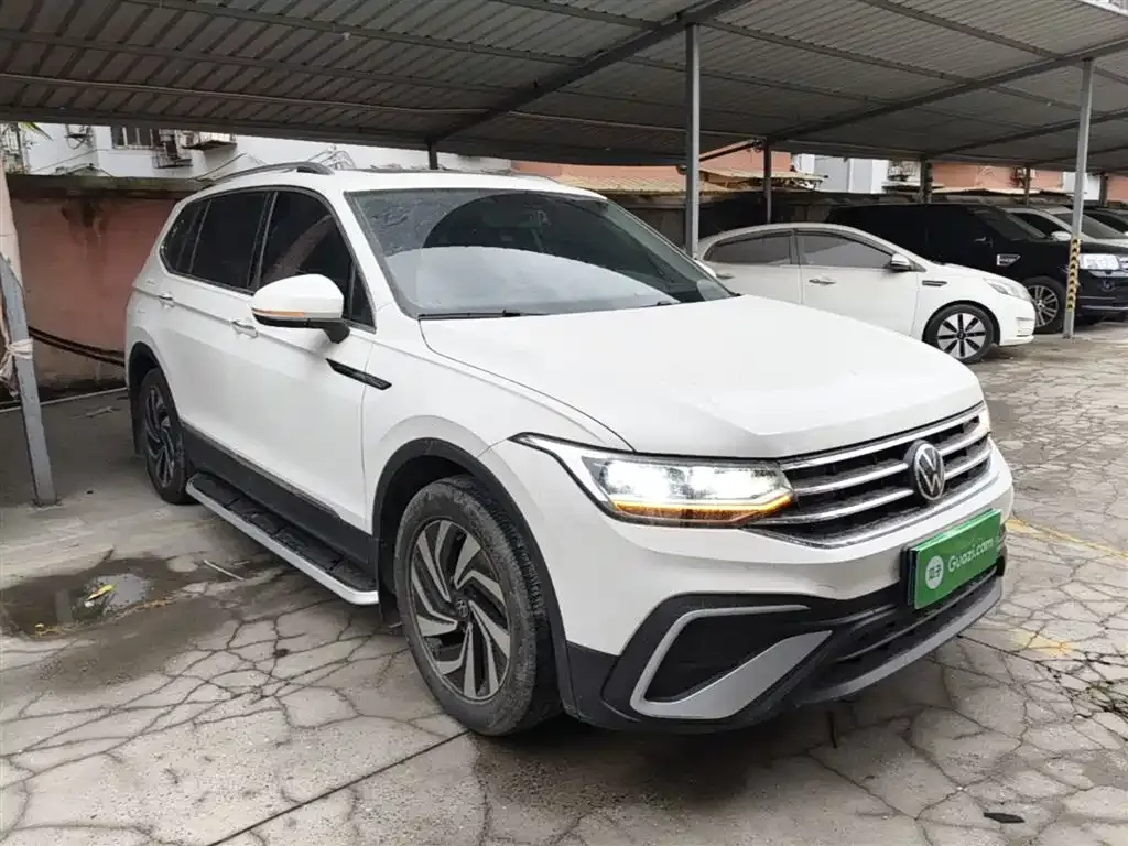 Volkswagen Tiguan L — фото 7