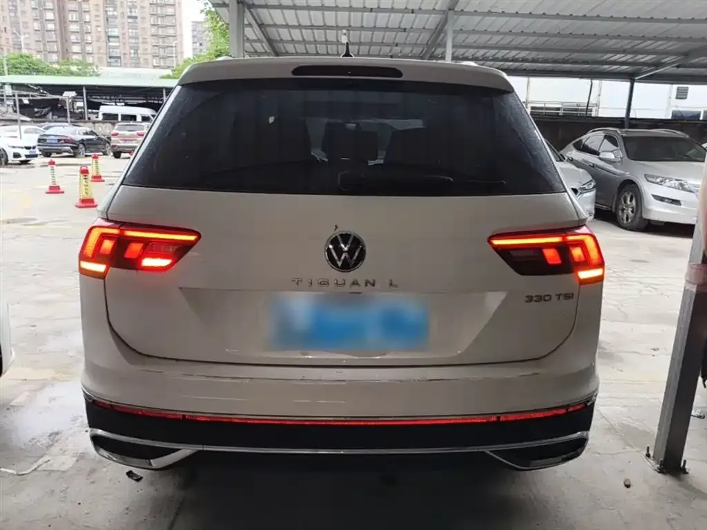 Volkswagen Tiguan L — фото 8