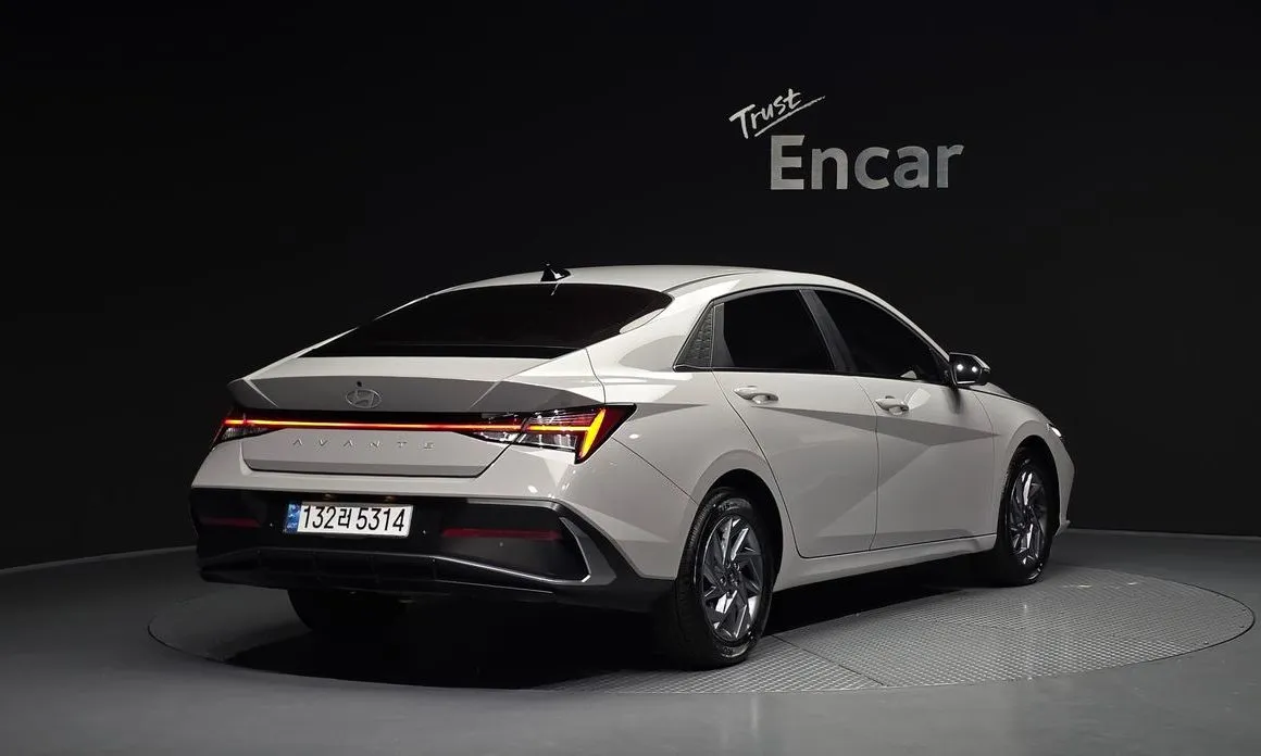 Hyundai AVANTE — фото 2