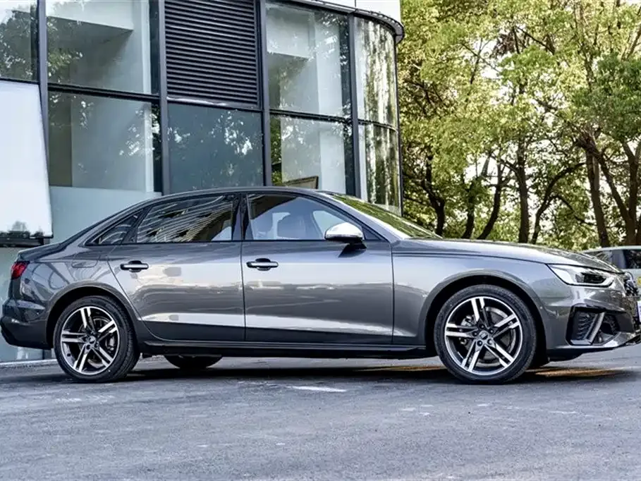Audi A4L — фото 3