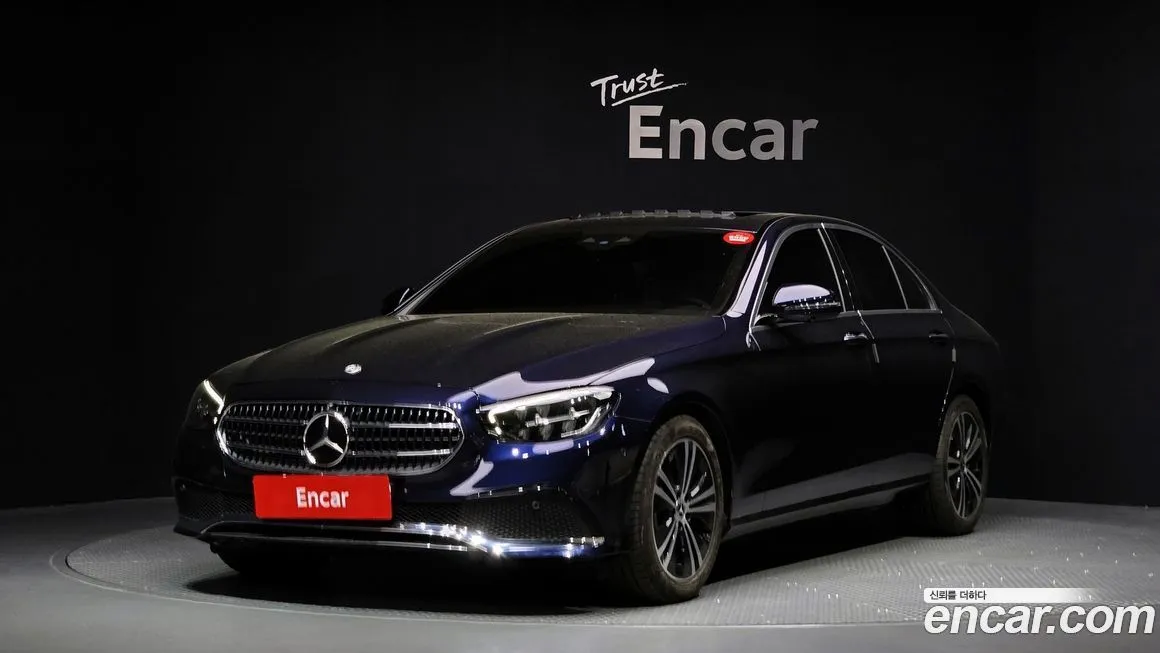 Mercedes-Benz E-Class — фото 1