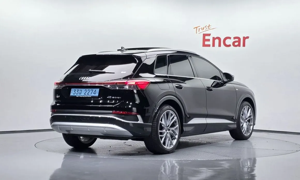Audi Q4 e-tron — фото 3