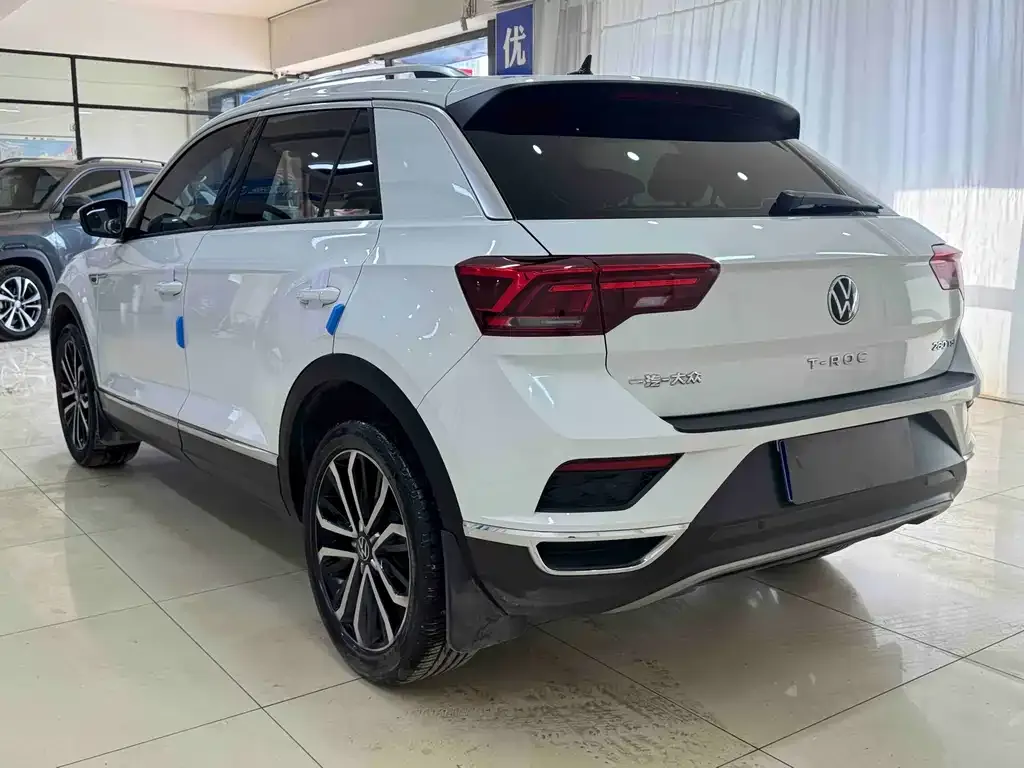 Volkswagen T-Roc — фото 2