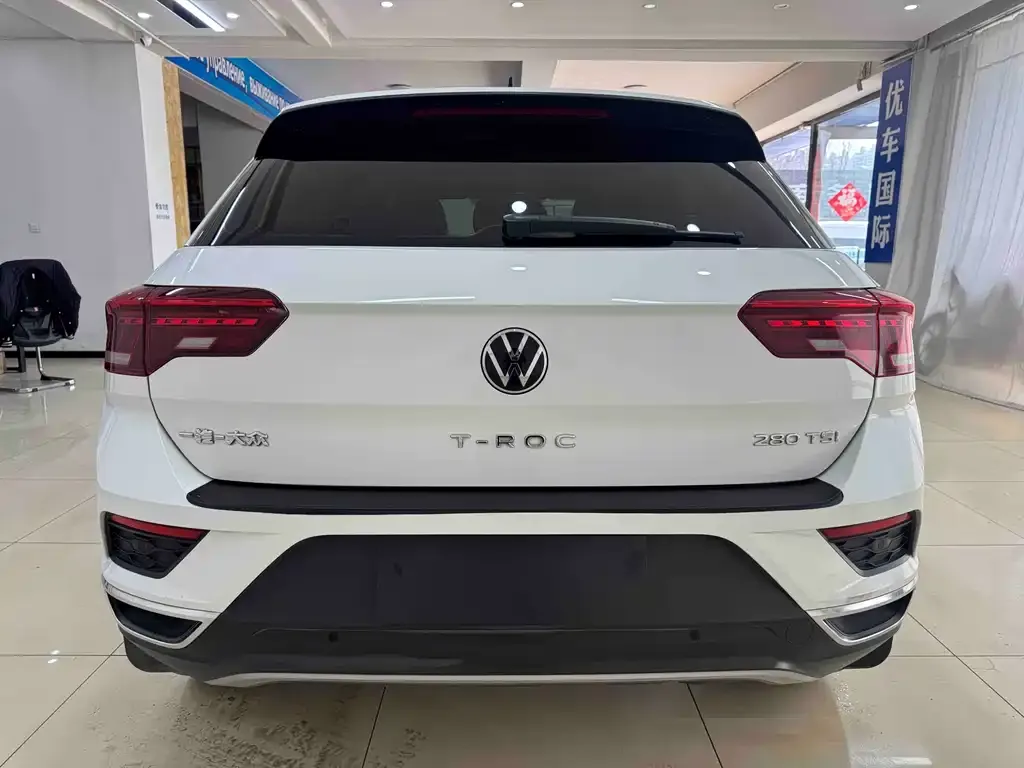 Volkswagen T-Roc — фото 9