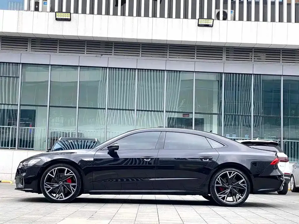 Audi A7L — фото 4