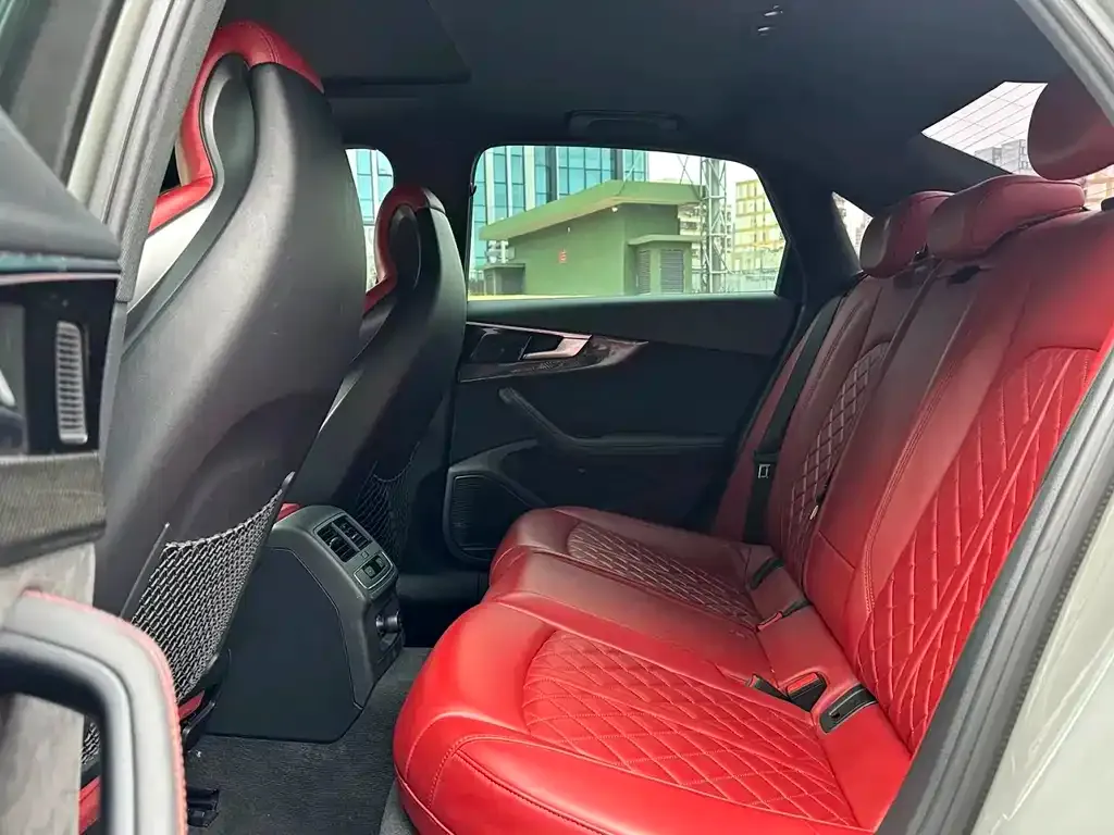 Audi S4 2023 из CN, фото 6