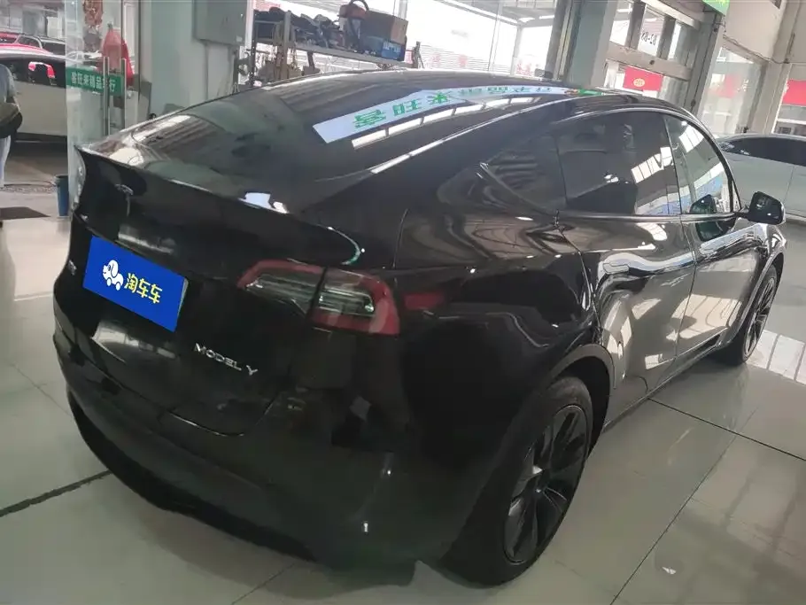 Tesla Model Y — фото 8