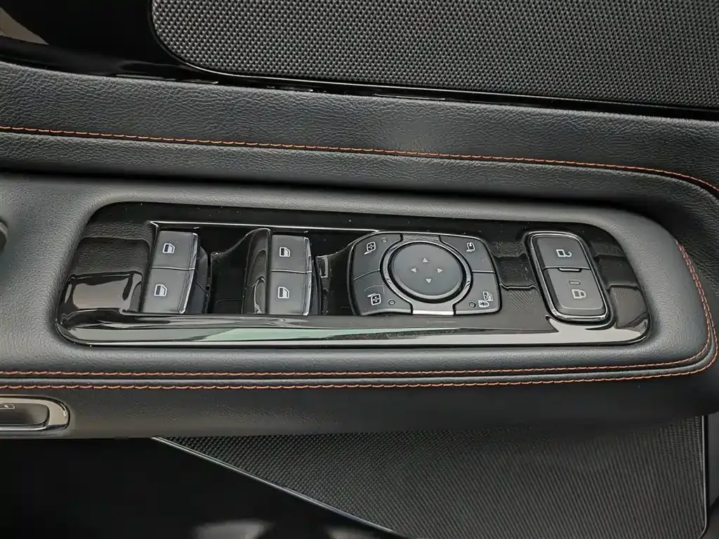 Lincoln Aviator 2023 из CN, фото 10
