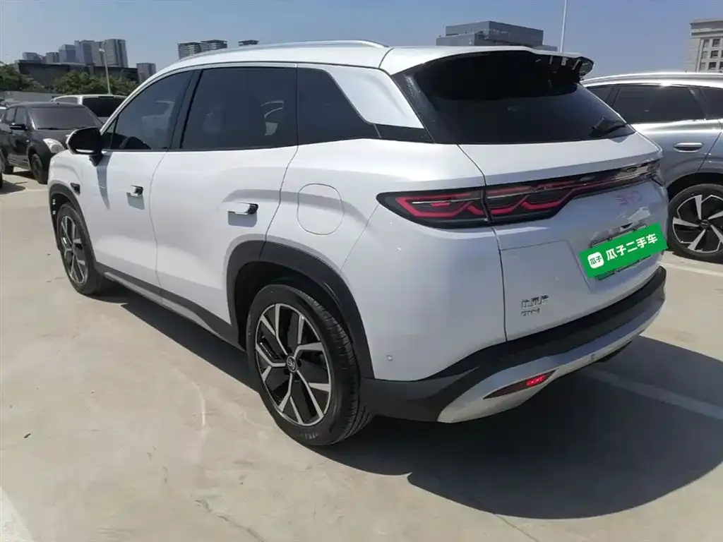 BYD L DM-i — фото 7