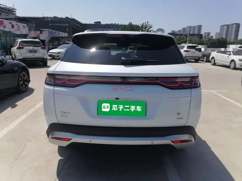 BYD L DM-i — фото 4