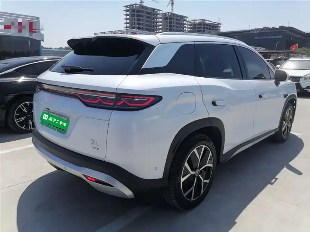 BYD L DM-i — фото 2