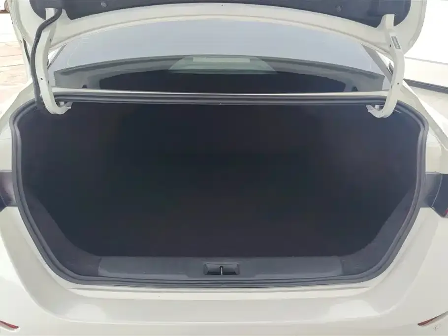 Nissan Sylphy 2022 из CN, фото 2
