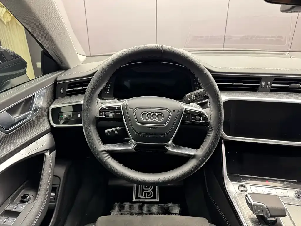 Audi A7L 2025 из CN, фото 9