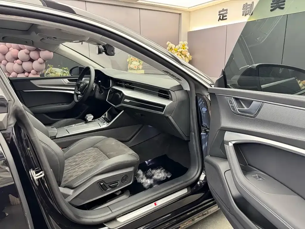 Audi A7L 2025 из CN, фото 10