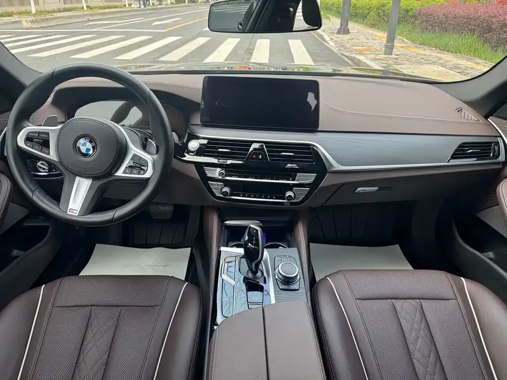 BMW 5 Series — фото 3