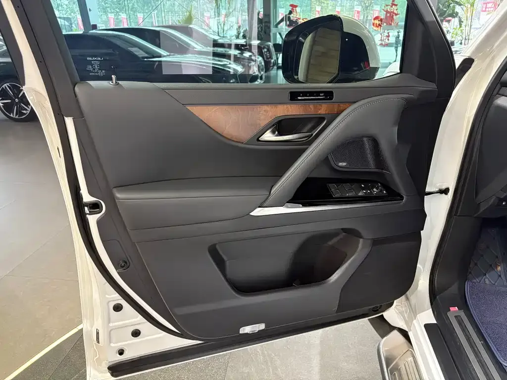 Lexus LX 2025 из CN, фото 7