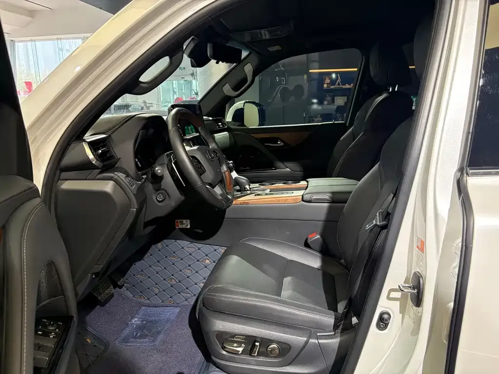 Lexus LX 2025 из CN, фото 8