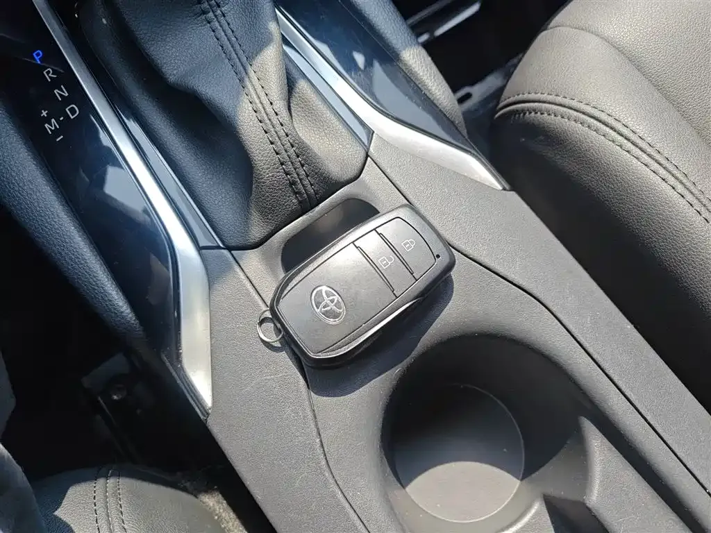 Toyota Corolla Cross — фото 8