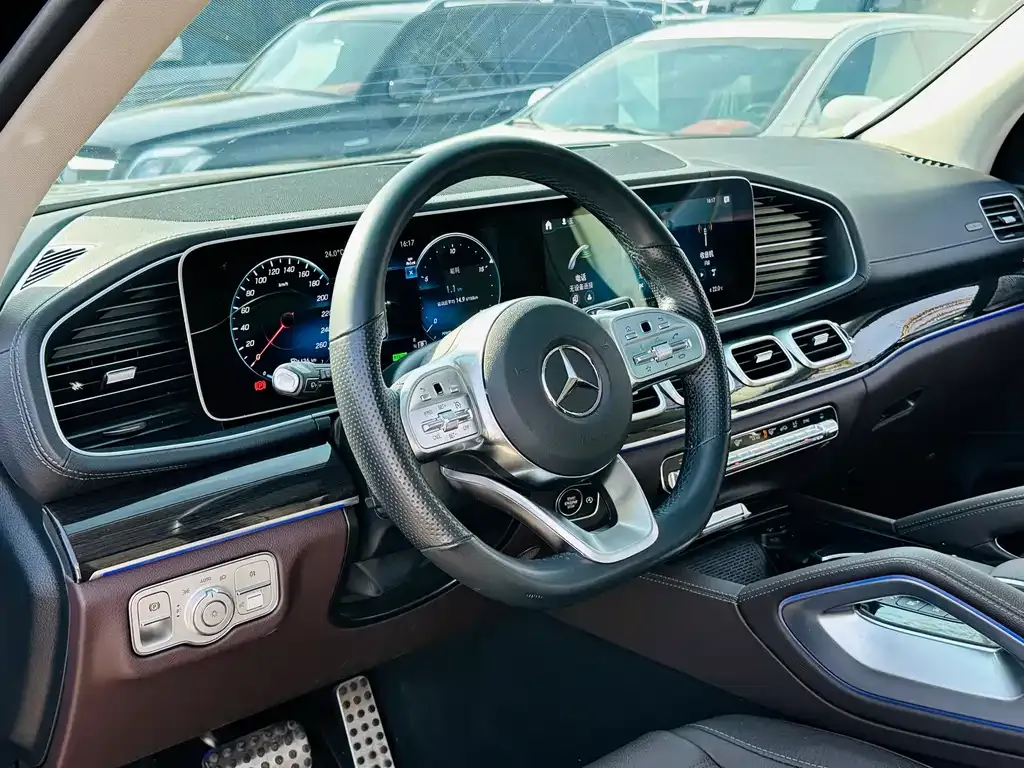 Mercedes-Benz GLS — фото 5