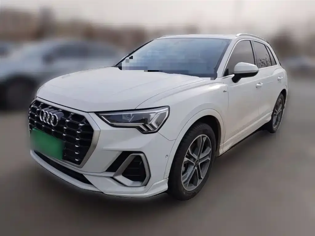 Audi Q3 2023 из CN, фото 1